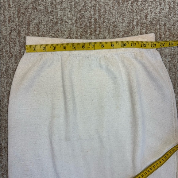 St. John Cream Asymmetrical Midi Pencil Skirt Size 8. D32 - Picture 6 of 9